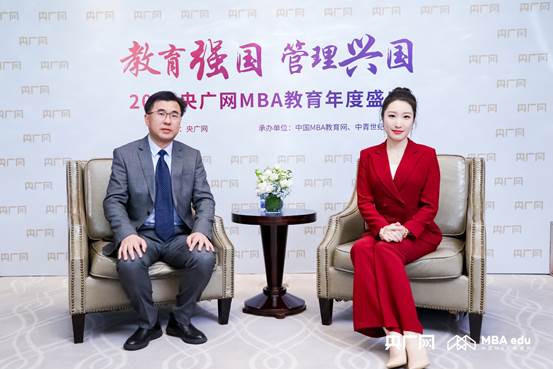 1 胡斌老师接受媒体采访